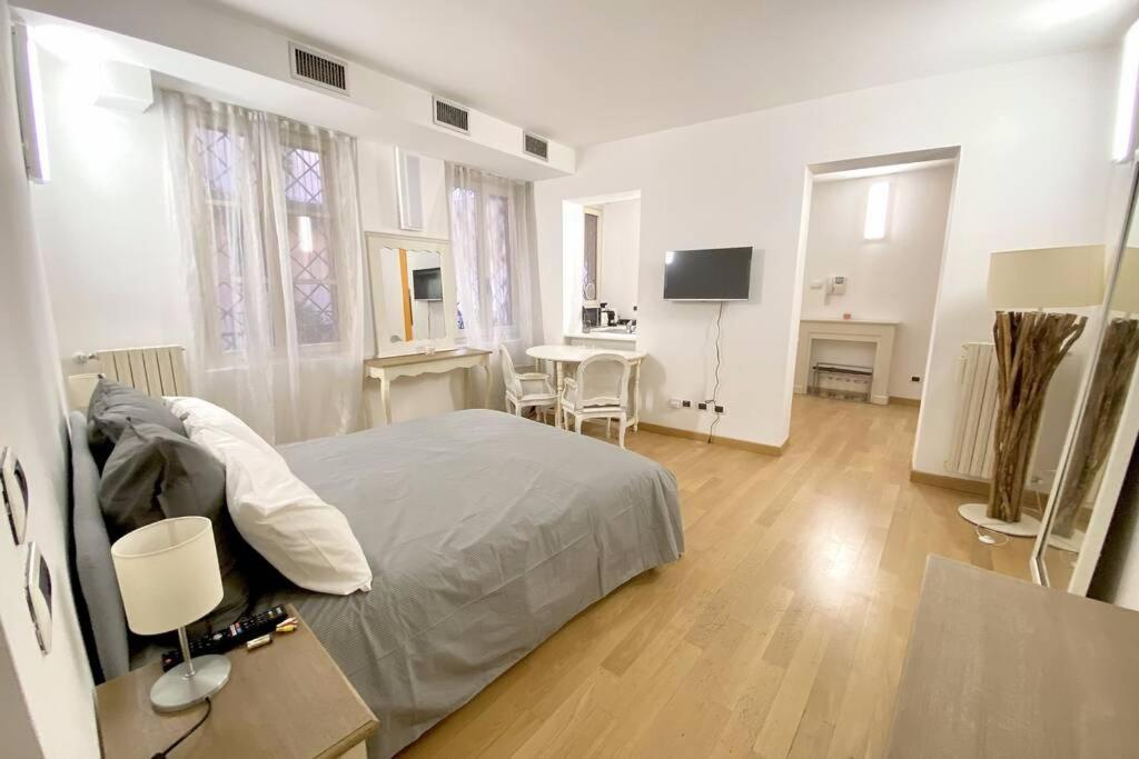 Boutique Apartment In Milano Center: Duomo Scala Exterior photo